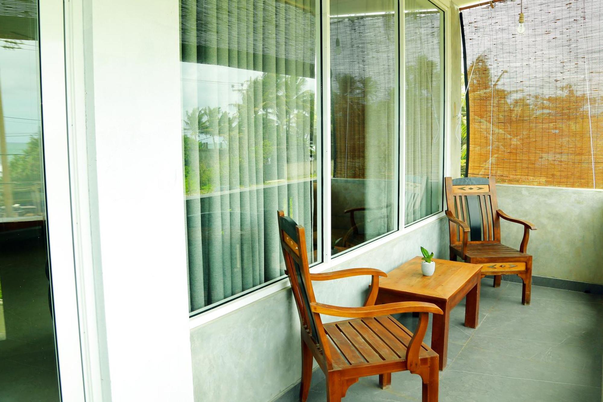 Cocos Hotel Midigama Exterior photo